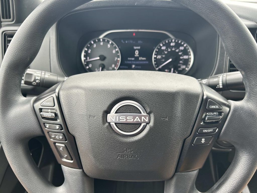 Vehicle photo 34