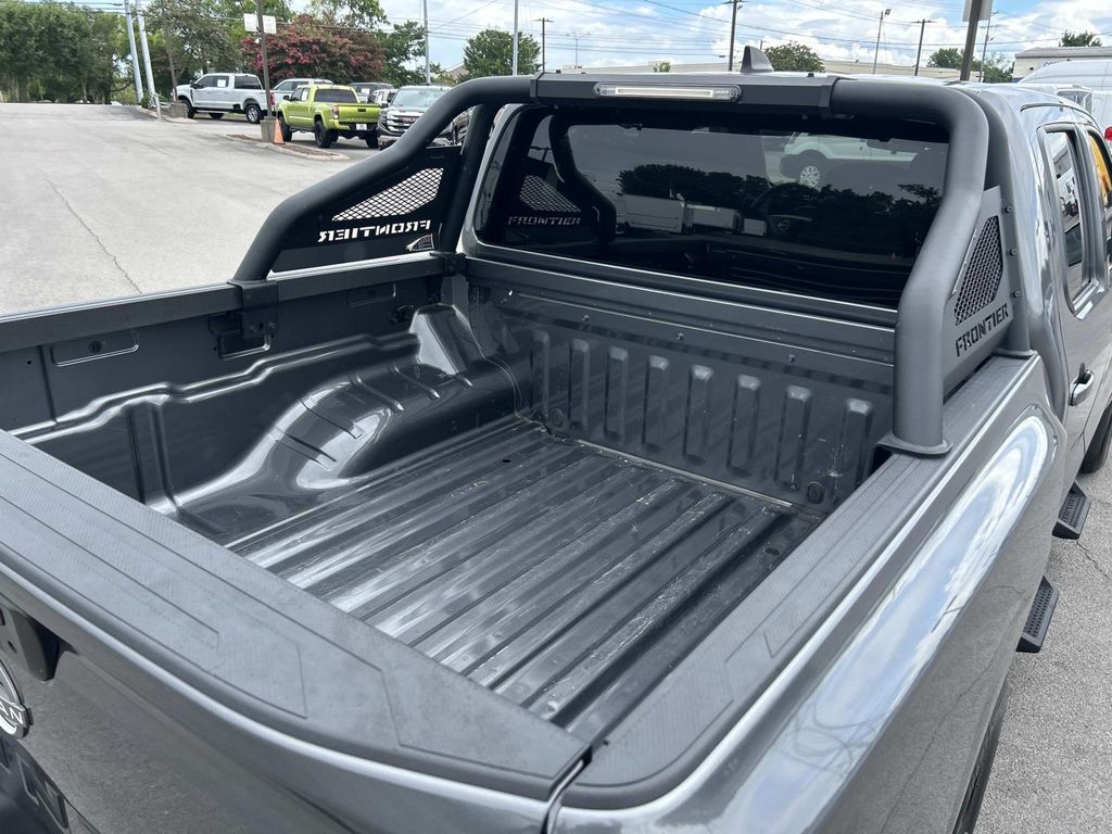 Vehicle photo 14