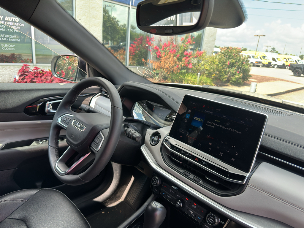 Used 2025 Jeep Compass SUV