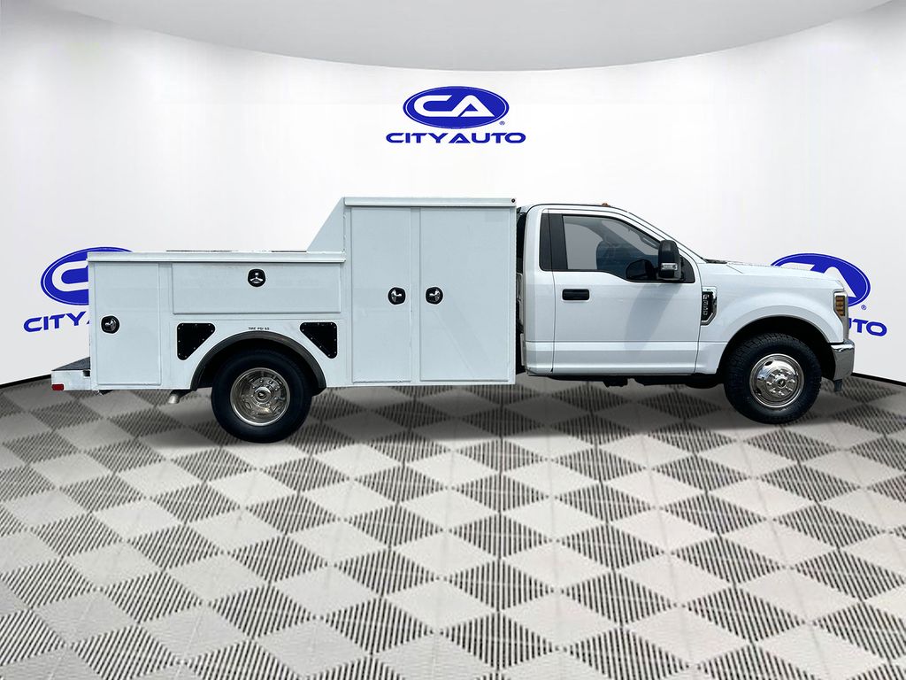 Used 2019 Ford F-350 Super Duty Chassis Truck