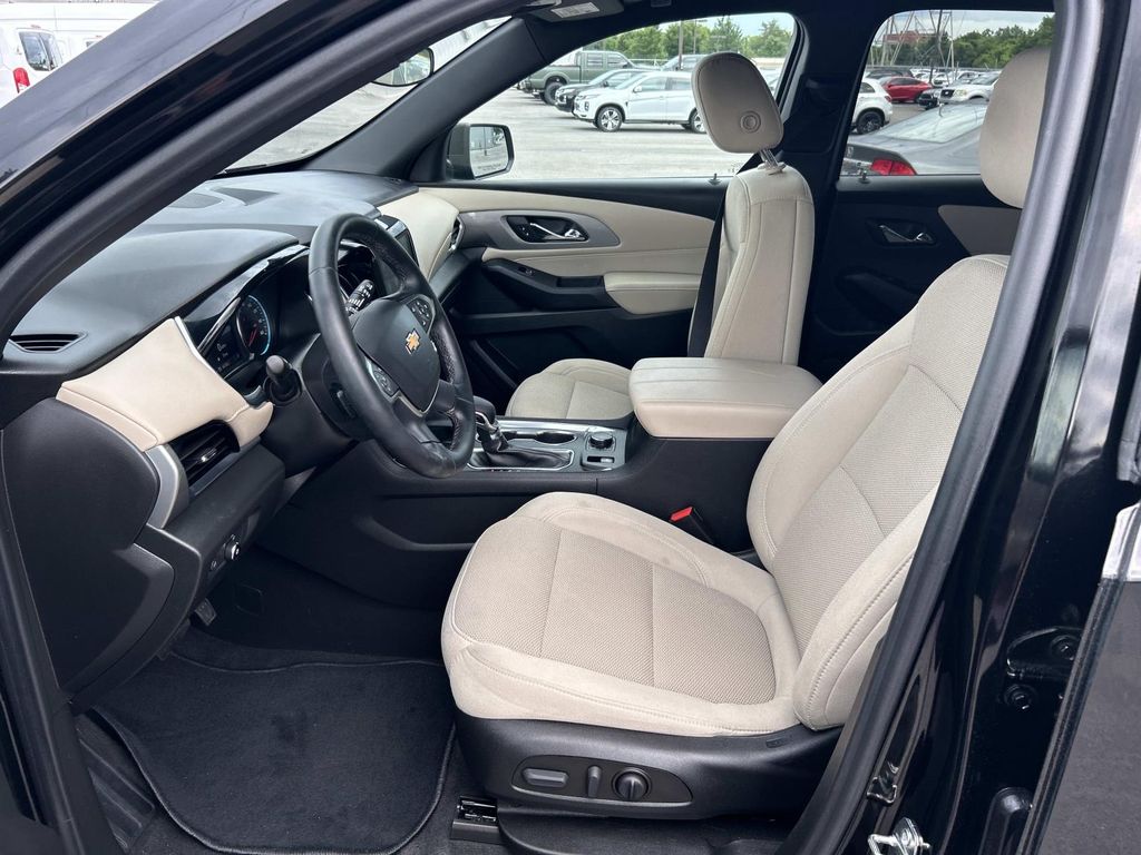 Used 2023 Chevrolet Traverse SUV