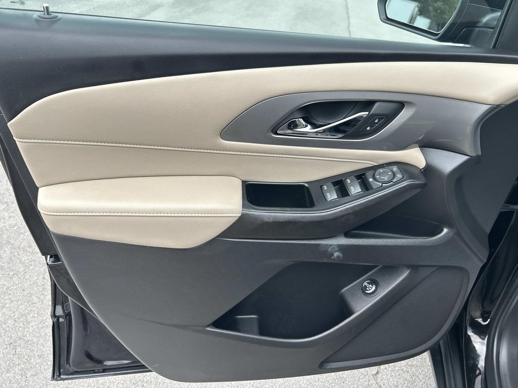 Used 2023 Chevrolet Traverse SUV
