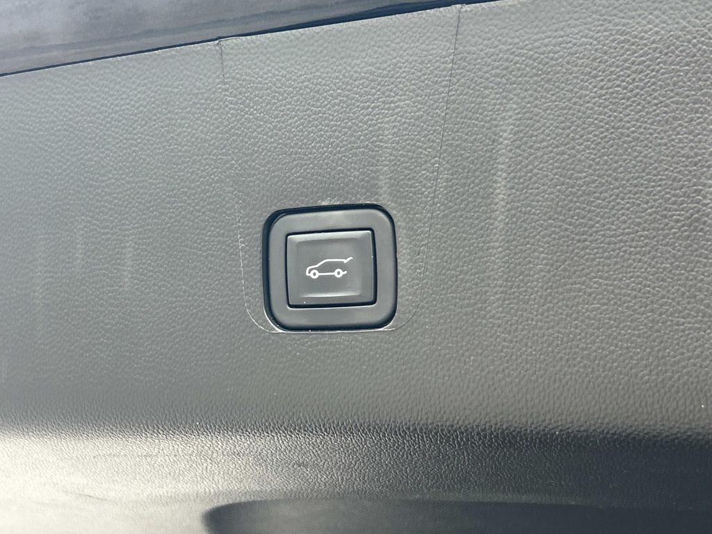 Used 2023 Chevrolet Traverse SUV