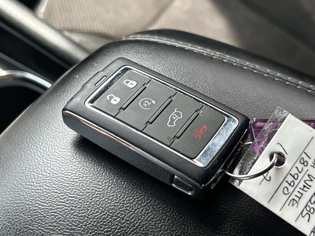 Used 2024 Jeep Grand Cherokee SUV