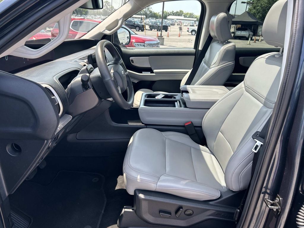 Used 2025 Ford Expedition SUV