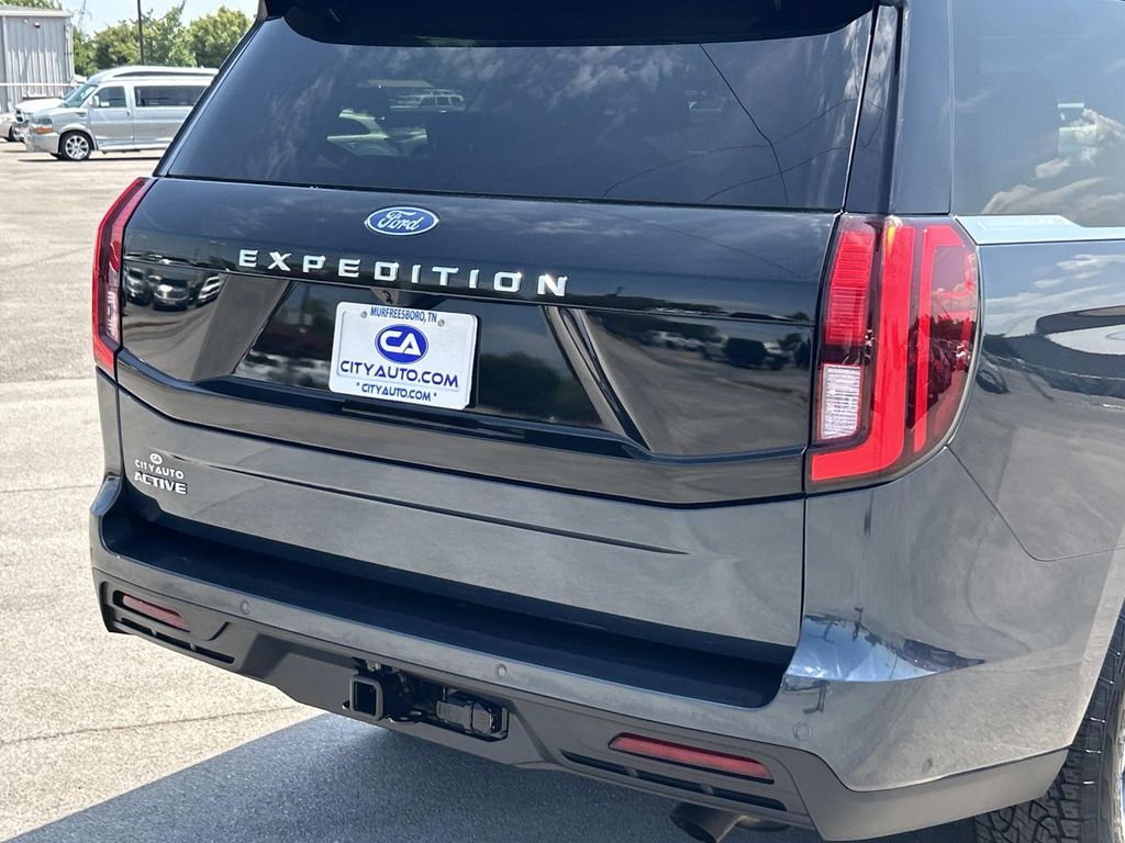 Used 2025 Ford Expedition SUV