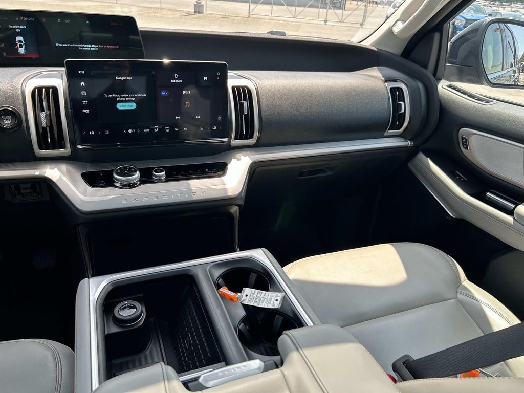 Used 2025 Ford Expedition SUV