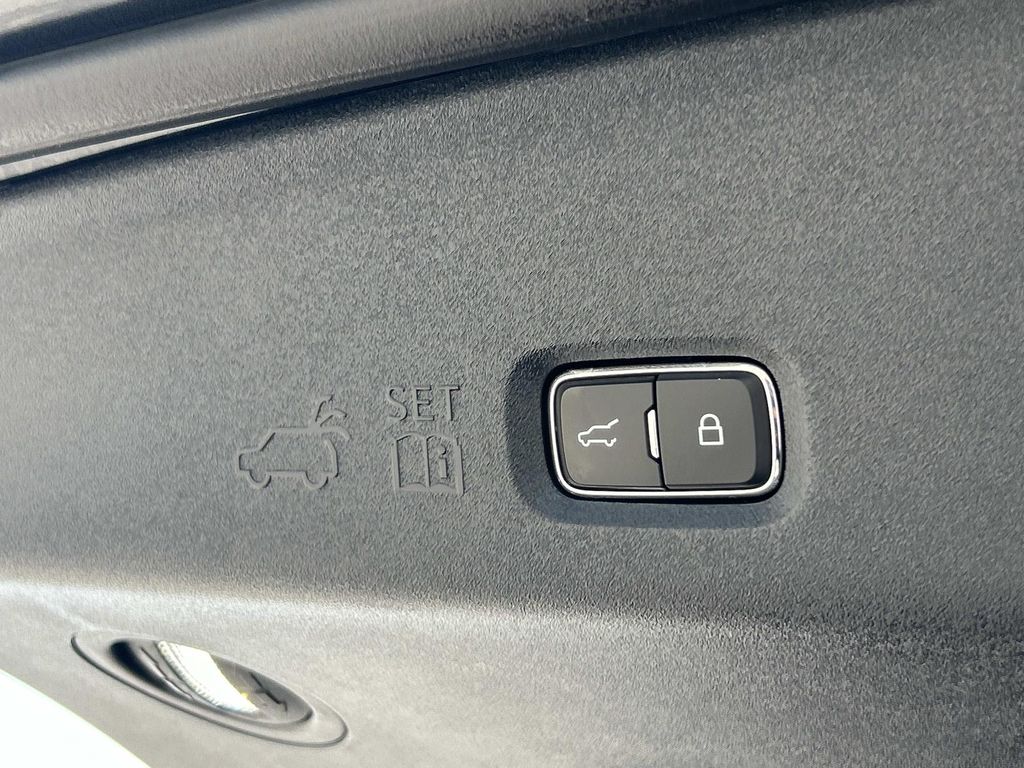 Used 2025 Ford Expedition SUV