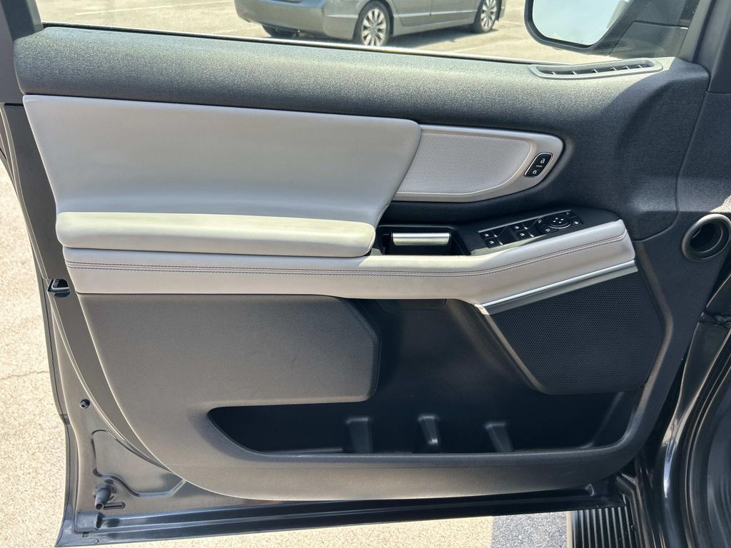 Used 2025 Ford Expedition SUV
