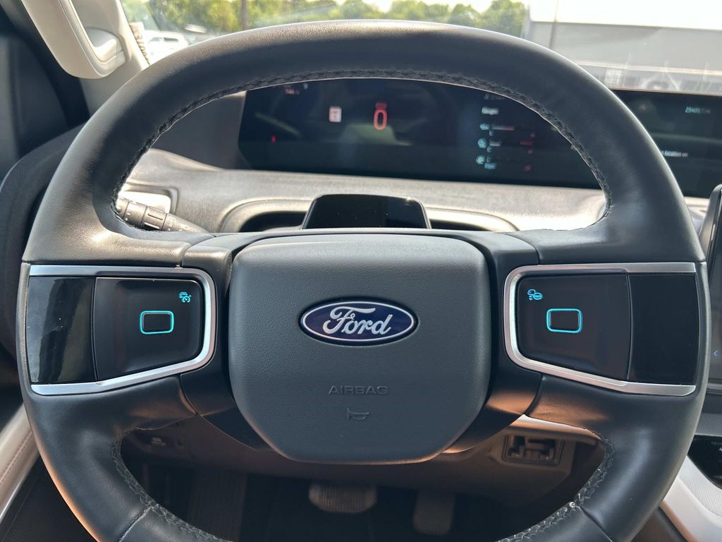 Used 2025 Ford Expedition SUV
