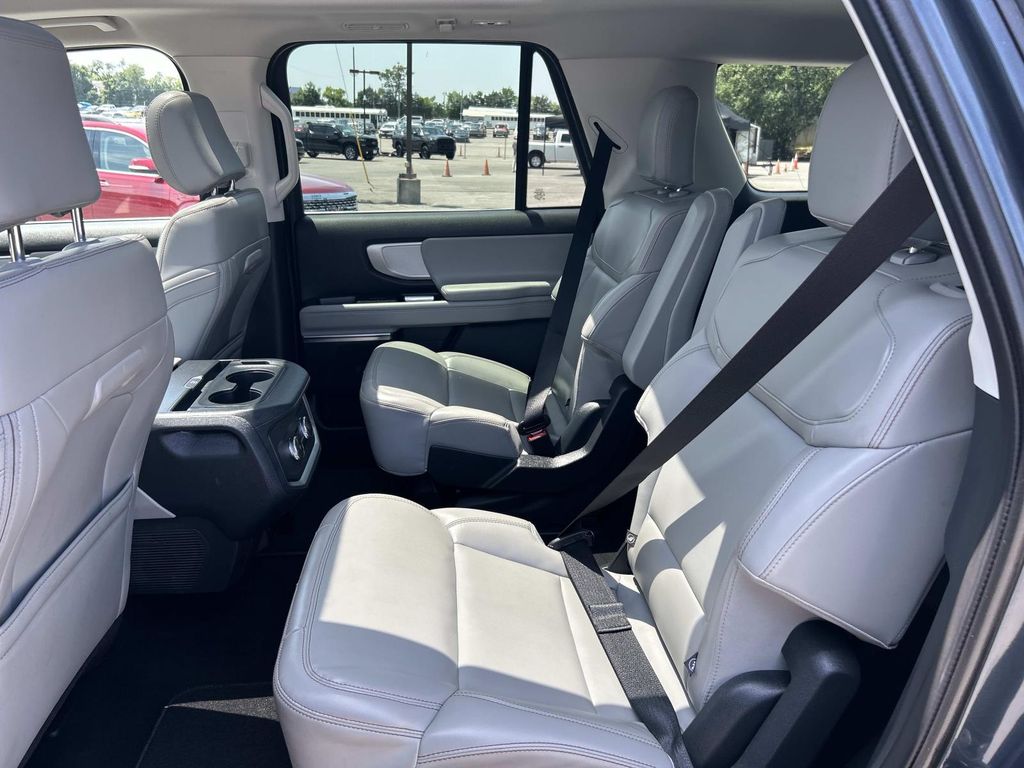 Used 2025 Ford Expedition SUV