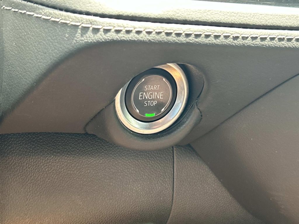 Vehicle photo 41