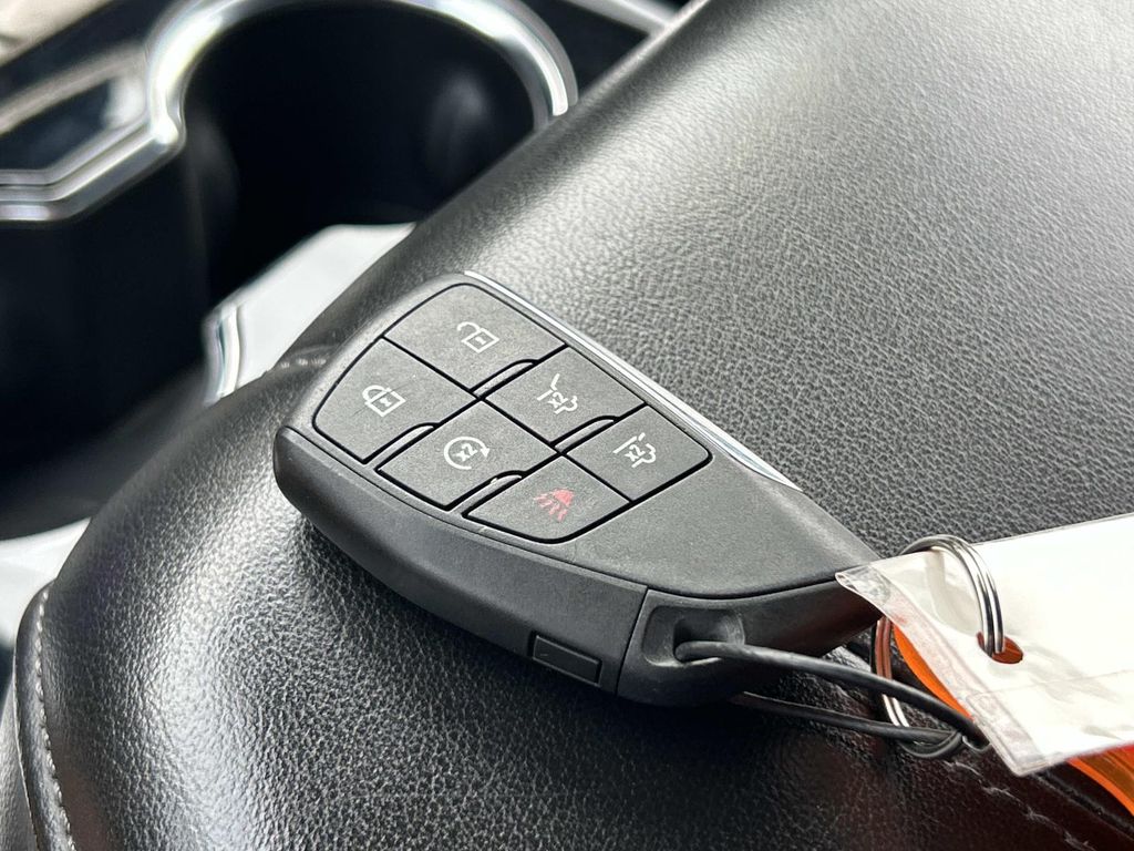 Vehicle photo 38