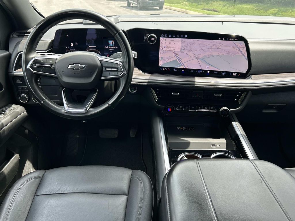 Vehicle photo 22