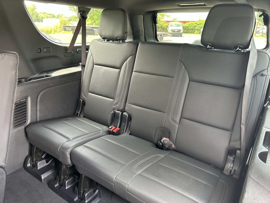 Vehicle photo 27