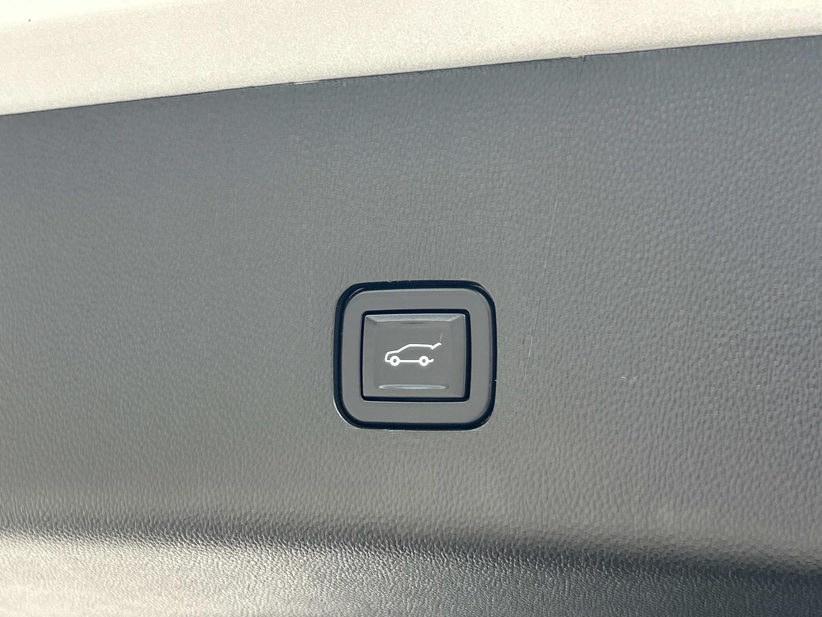 Used 2021 Chevrolet Traverse SUV