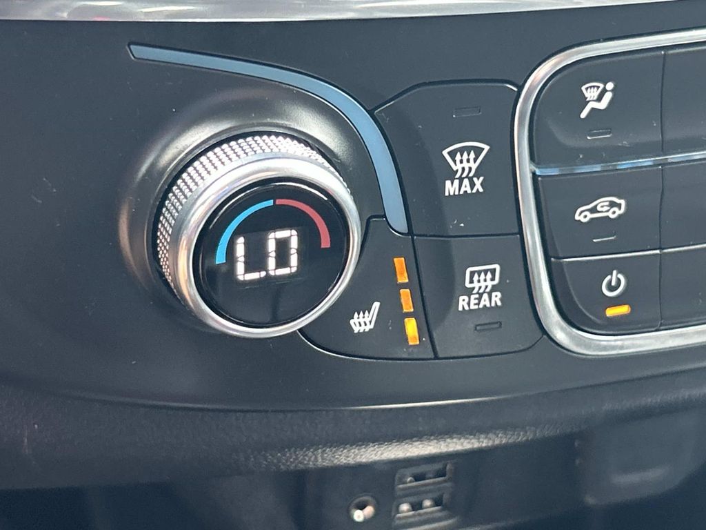 Used 2021 Chevrolet Traverse SUV