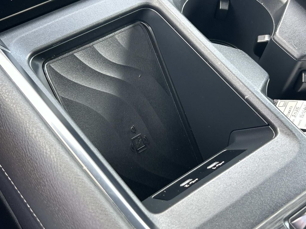 Vehicle photo 40