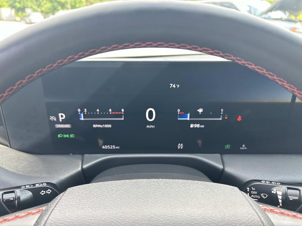 Vehicle photo 43