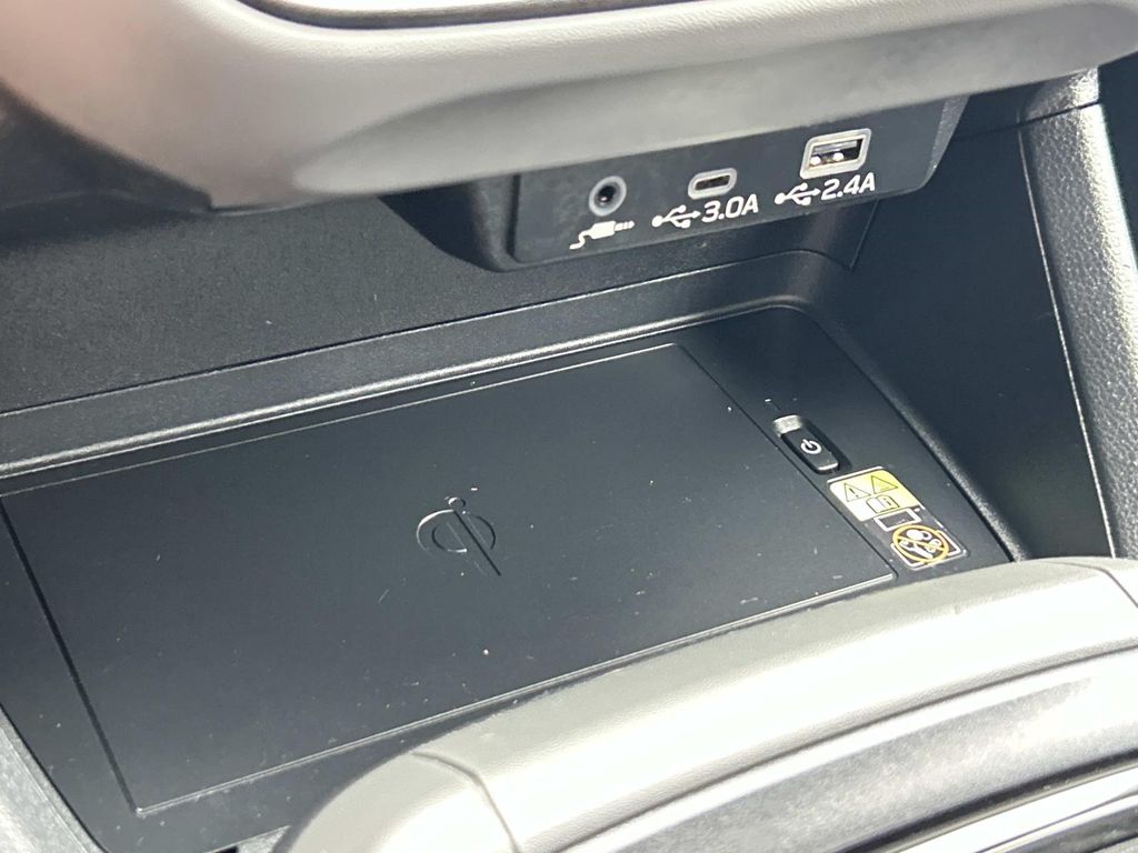 Vehicle photo 36