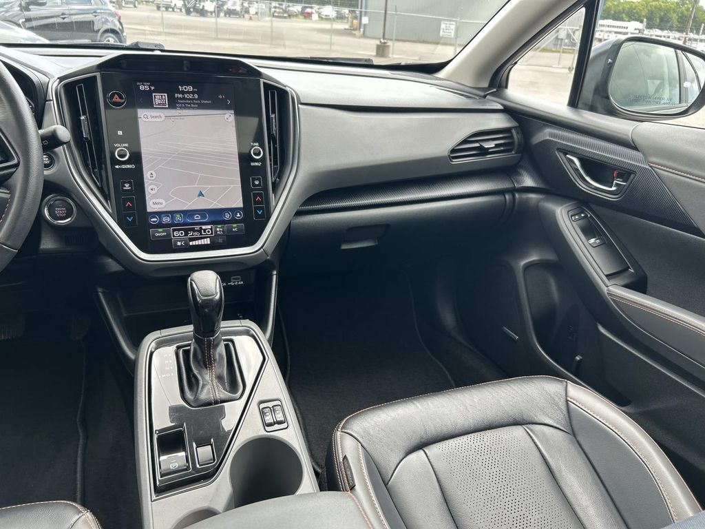 Vehicle photo 22