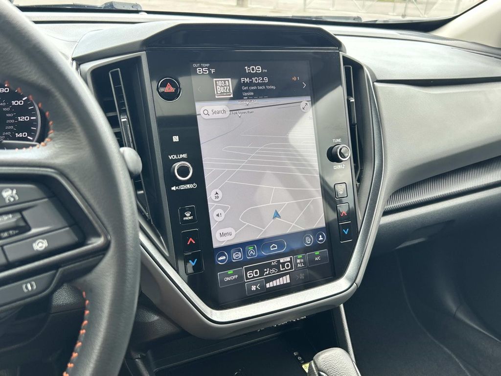 Vehicle photo 32