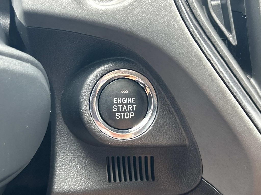 Vehicle photo 40