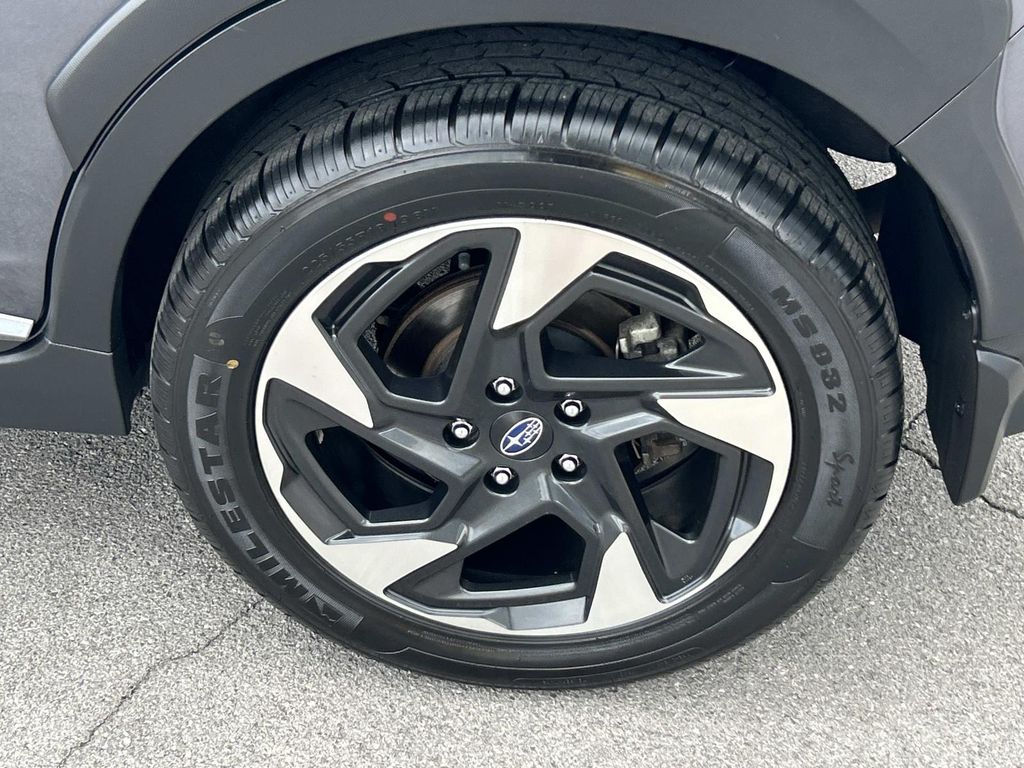 Vehicle photo 16
