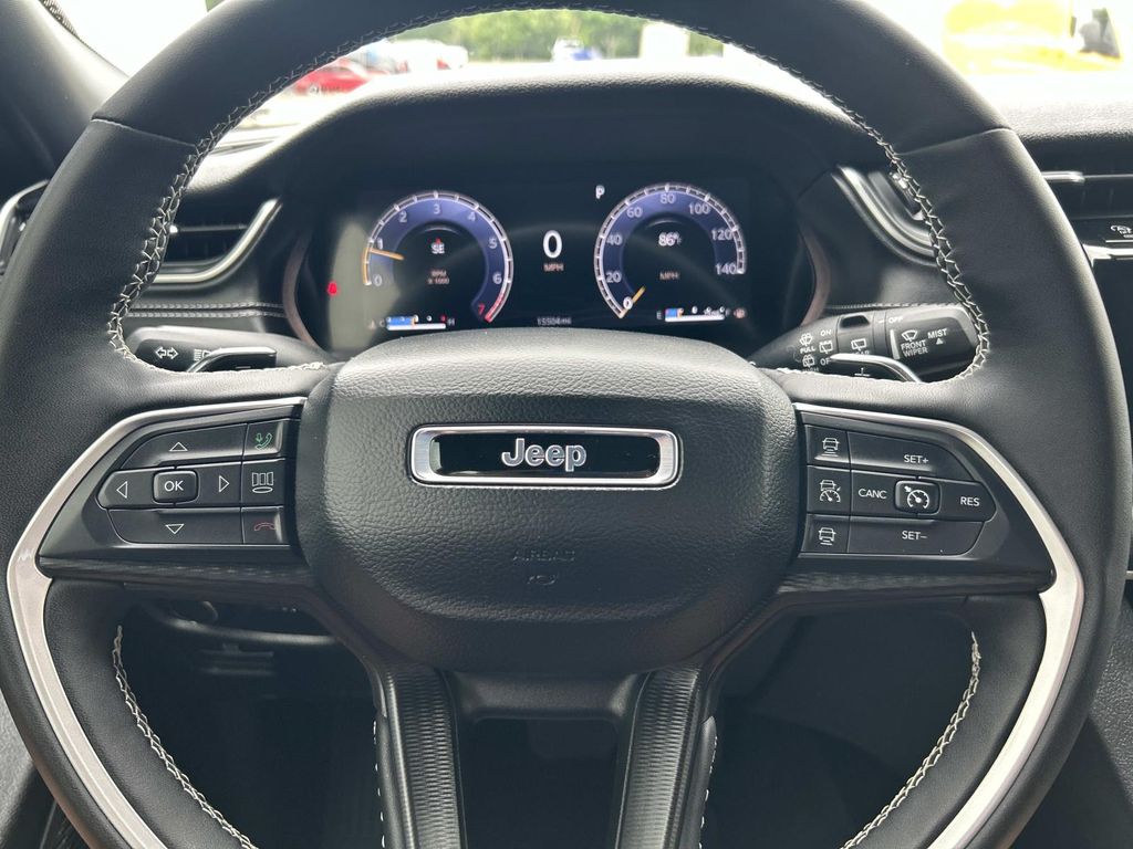 Used 2025 Jeep Grand Cherokee SUV
