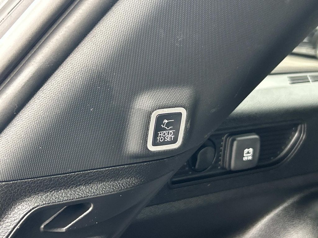 Used 2025 Jeep Grand Cherokee SUV
