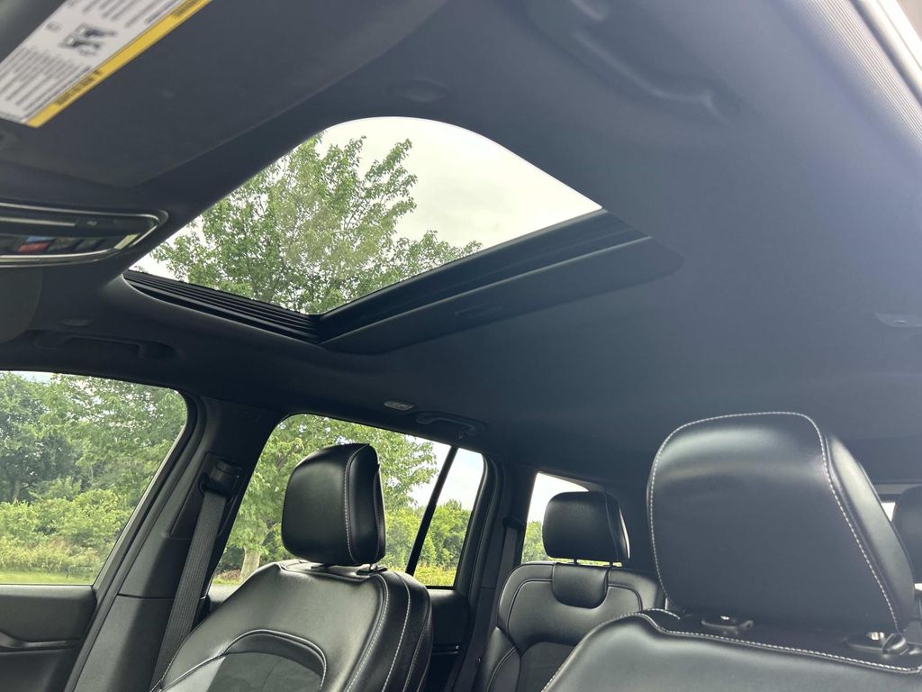 Used 2025 Jeep Grand Cherokee SUV