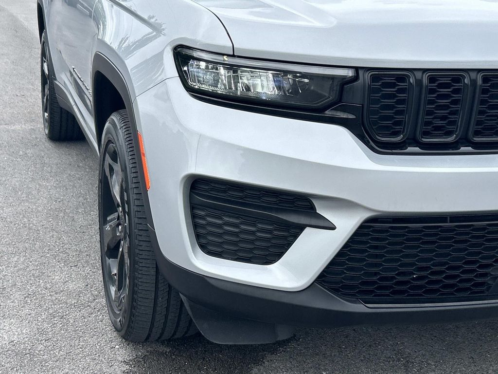 Used 2025 Jeep Grand Cherokee SUV