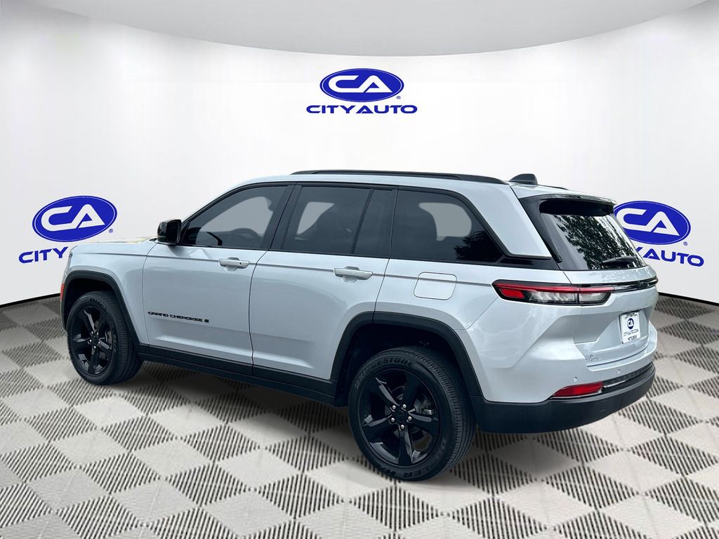 Used 2025 Jeep Grand Cherokee SUV