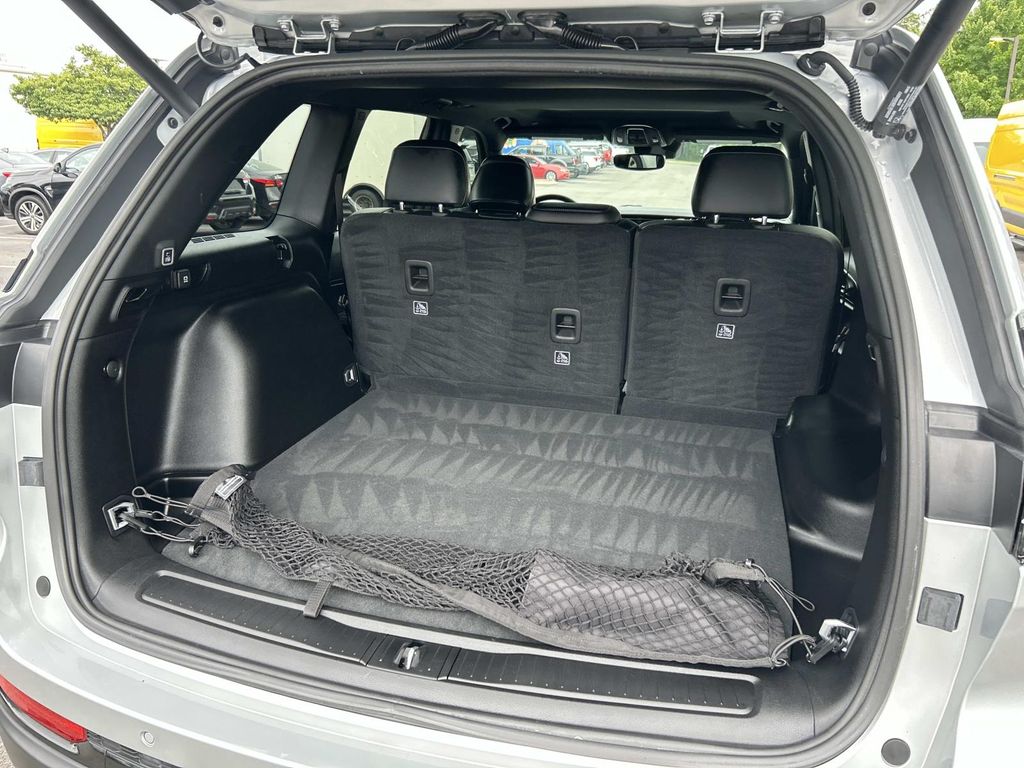 Used 2025 Jeep Grand Cherokee SUV