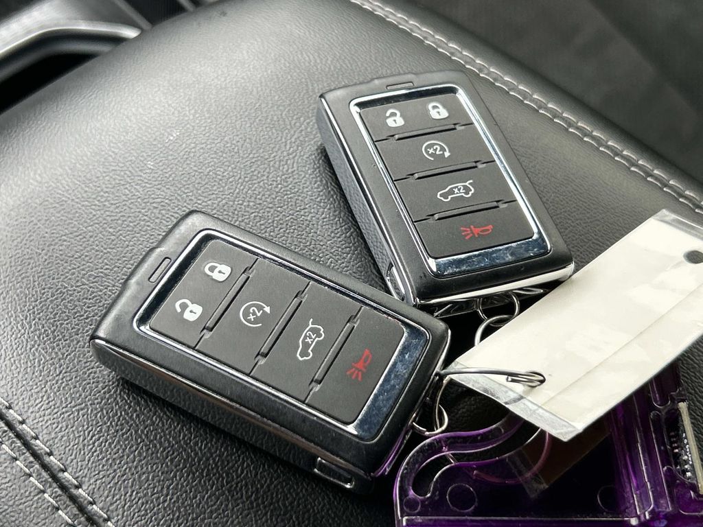 Used 2025 Jeep Grand Cherokee SUV