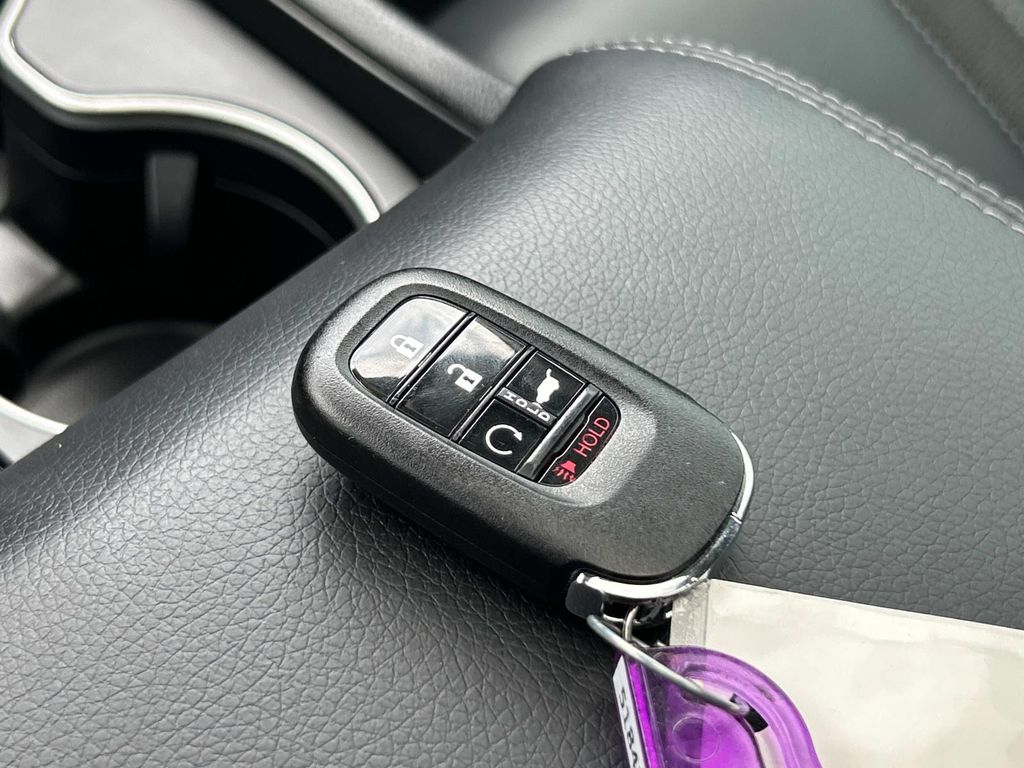 Used 2025 Honda Pilot SUV