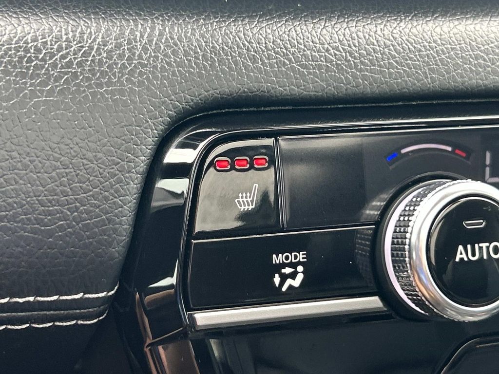 Used 2025 Honda Pilot SUV
