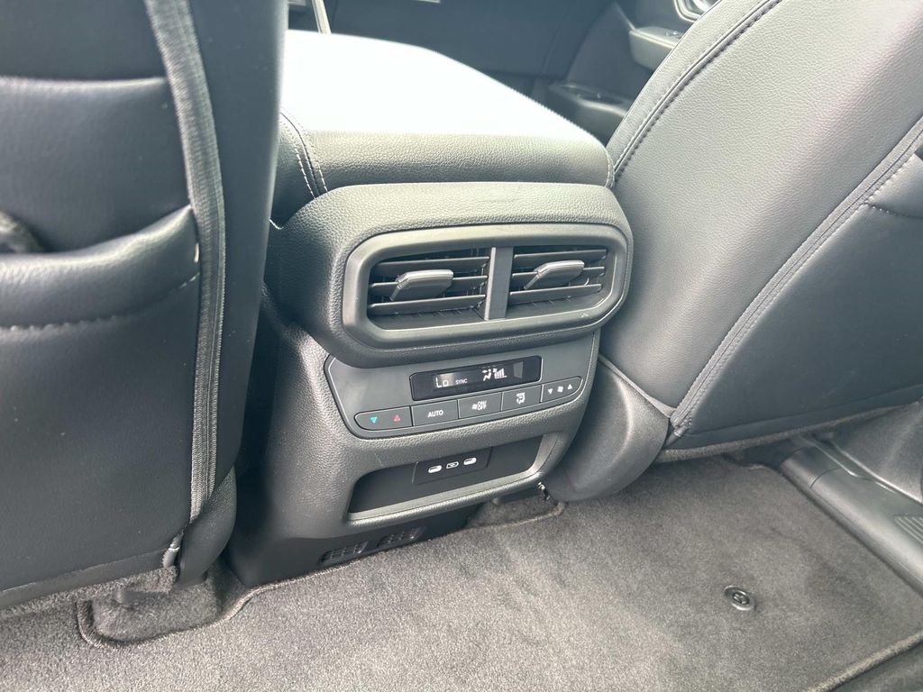 Used 2025 Honda Pilot SUV