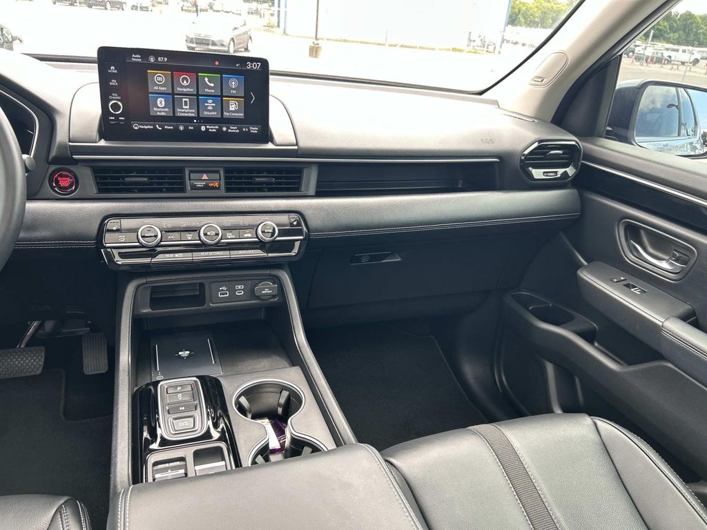 Used 2025 Honda Pilot SUV