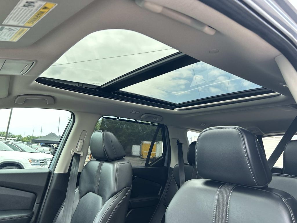 Used 2025 Honda Pilot SUV