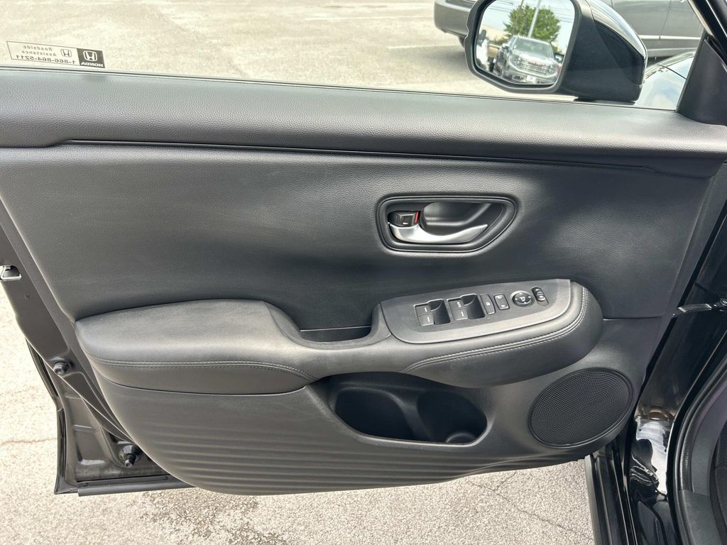 Used 2025 Honda HR-V SUV