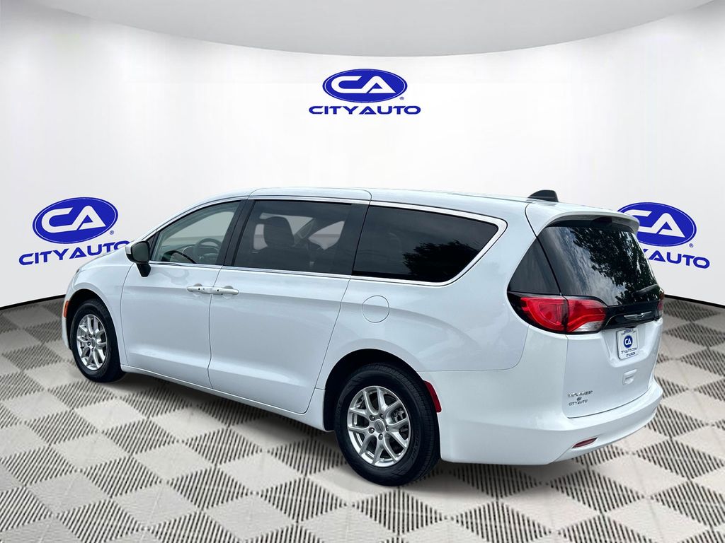Used 2022 Chrysler Voyager Van