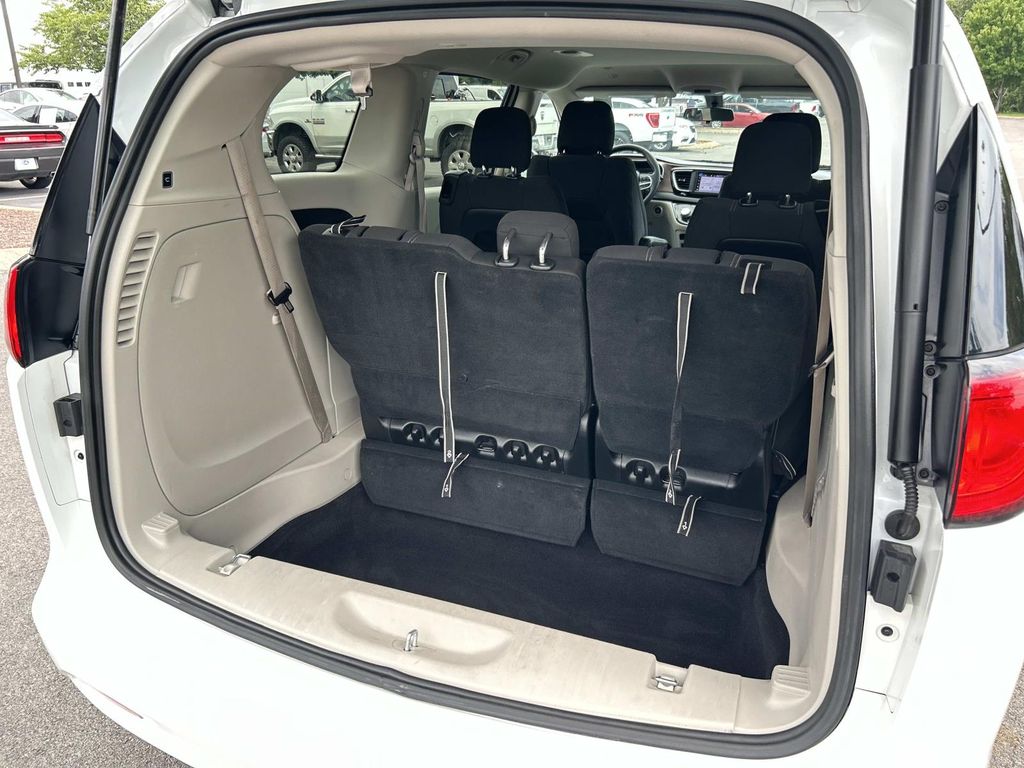 Used 2022 Chrysler Voyager Van
