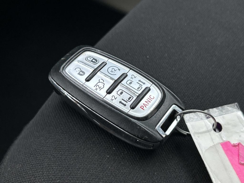 Used 2022 Chrysler Voyager Van