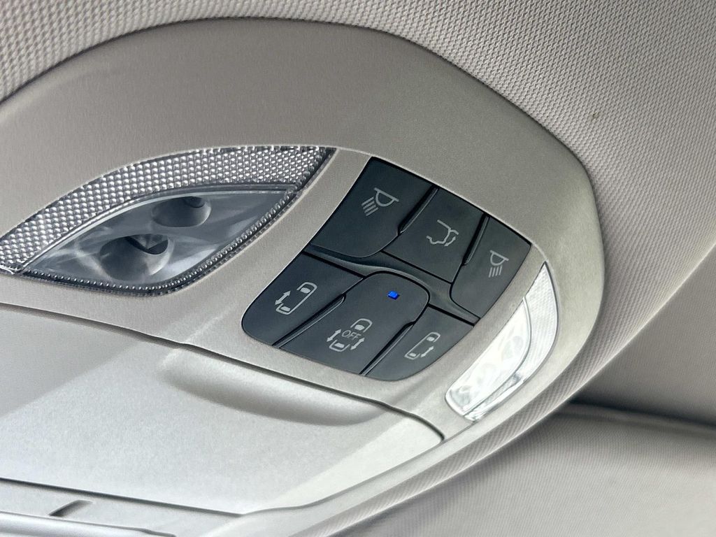Used 2022 Chrysler Voyager Van