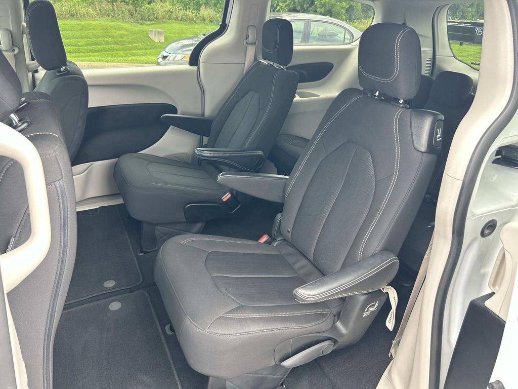 Used 2022 Chrysler Voyager Van