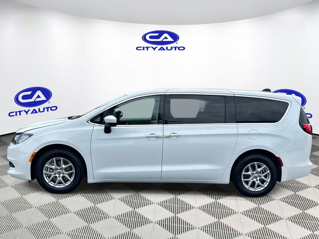 Used 2022 Chrysler Voyager Van