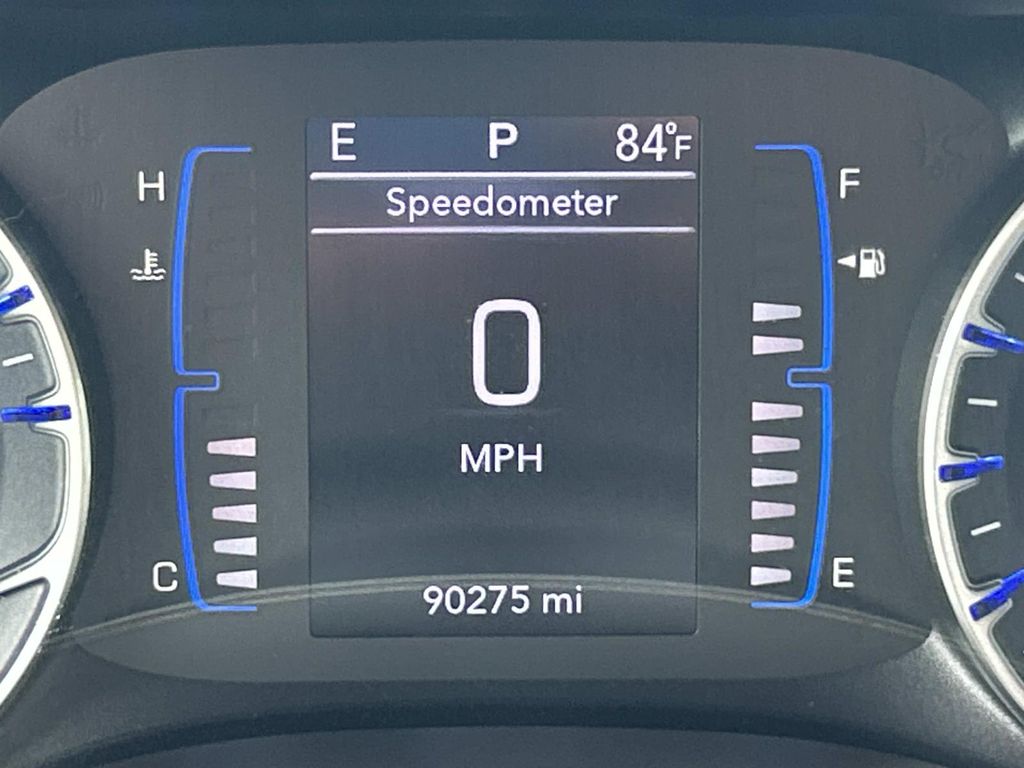 Used 2022 Chrysler Voyager Van