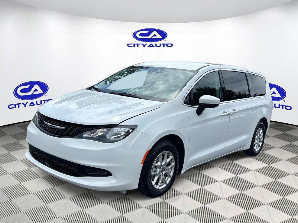 Used 2022 Chrysler Voyager Van