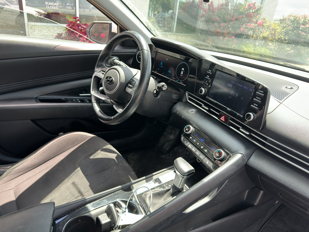 Used 2022 Hyundai Elantra Sedan